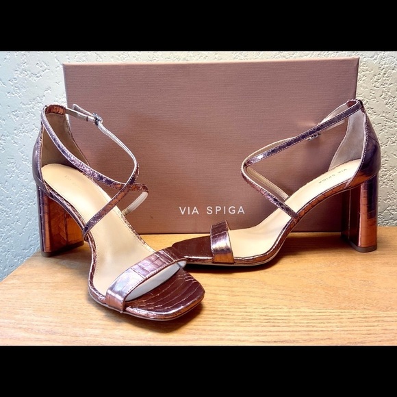 NIB-Via Spiga Metallic Strappy Leather Sandal - Picture 5 of 14